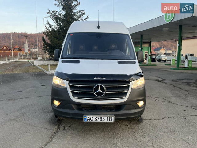 Белый Мерседес Sprinter, объемом двигателя 3 л и пробегом 200 тыс. км за 43888 $, фото 2 на Automoto.ua