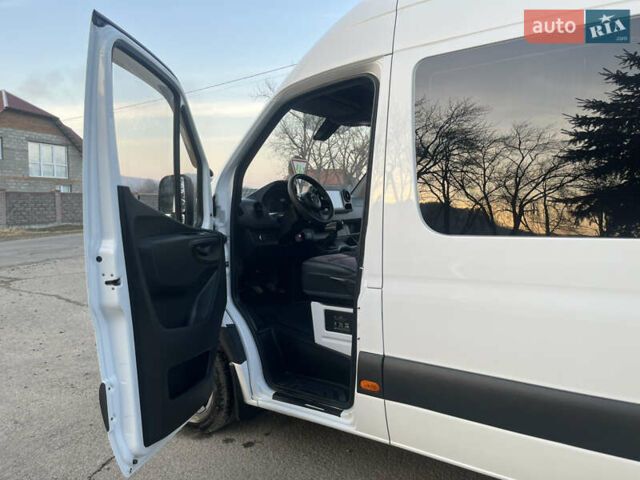 Белый Мерседес Sprinter, объемом двигателя 3 л и пробегом 200 тыс. км за 43888 $, фото 68 на Automoto.ua