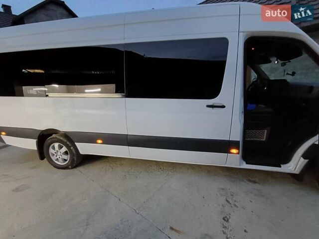 Белый Мерседес Sprinter, объемом двигателя 2.9 л и пробегом 365 тыс. км за 41999 $, фото 5 на Automoto.ua