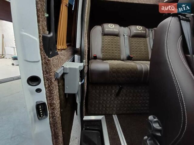 Белый Мерседес Sprinter, объемом двигателя 2.9 л и пробегом 365 тыс. км за 41999 $, фото 19 на Automoto.ua