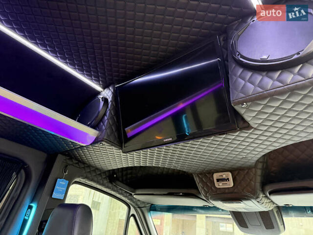Білий Мерседес Sprinter, об'ємом двигуна 2 л та пробігом 295 тис. км за 44777 $, фото 61 на Automoto.ua
