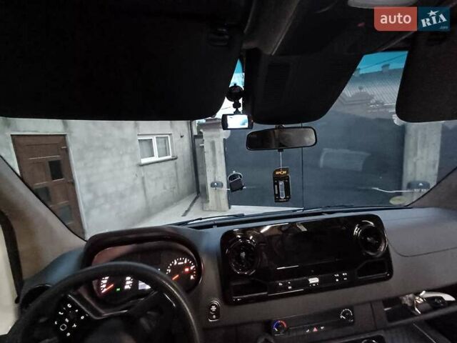 Белый Мерседес Sprinter, объемом двигателя 2.9 л и пробегом 365 тыс. км за 41999 $, фото 18 на Automoto.ua