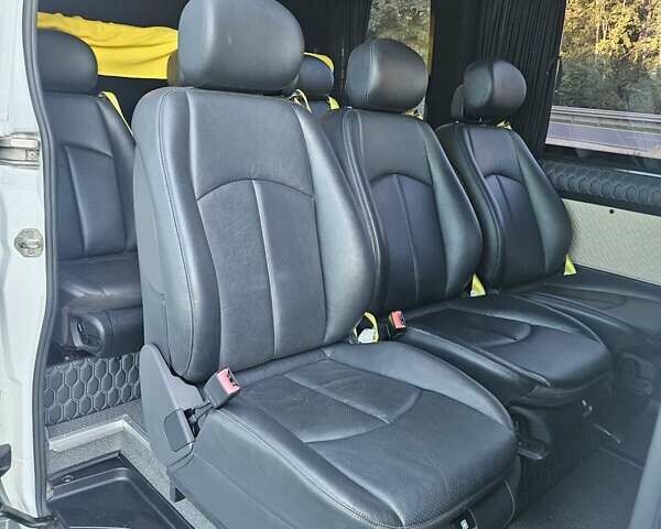 Белый Мерседес Sprinter, объемом двигателя 2.14 л и пробегом 453 тыс. км за 34299 $, фото 14 на Automoto.ua