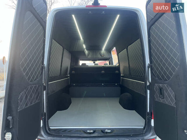 Белый Мерседес Sprinter, объемом двигателя 3 л и пробегом 200 тыс. км за 43888 $, фото 102 на Automoto.ua