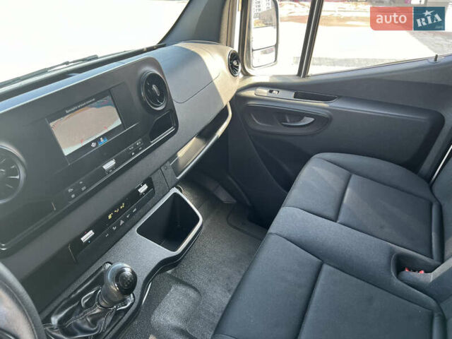 Белый Мерседес Sprinter, объемом двигателя 2.14 л и пробегом 230 тыс. км за 26499 $, фото 34 на Automoto.ua