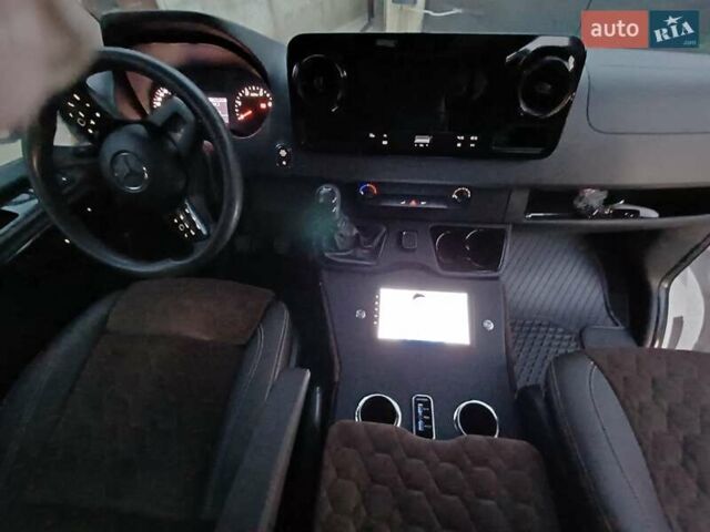 Белый Мерседес Sprinter, объемом двигателя 2.9 л и пробегом 365 тыс. км за 41999 $, фото 15 на Automoto.ua