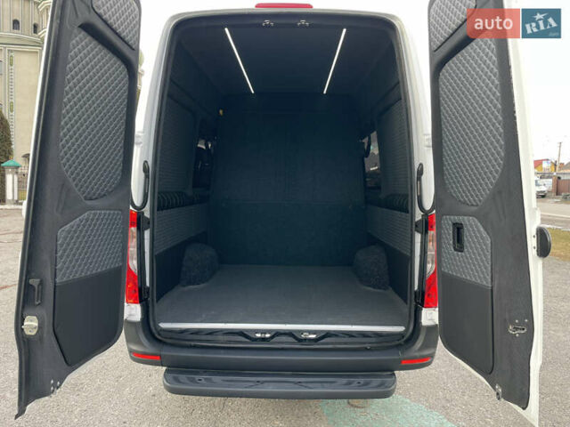 Белый Мерседес Sprinter, объемом двигателя 2.14 л и пробегом 195 тыс. км за 31300 $, фото 8 на Automoto.ua