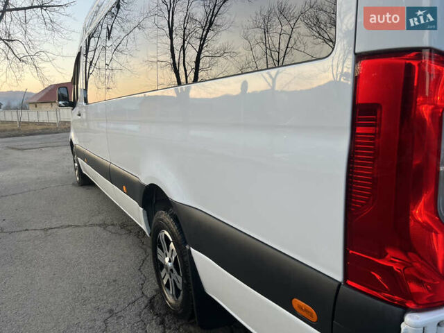 Белый Мерседес Sprinter, объемом двигателя 3 л и пробегом 200 тыс. км за 43888 $, фото 48 на Automoto.ua