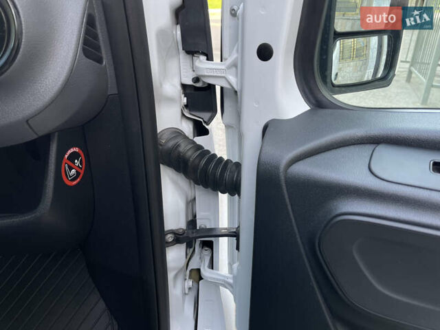 Белый Мерседес Sprinter, объемом двигателя 2.99 л и пробегом 126 тыс. км за 43266 $, фото 67 на Automoto.ua