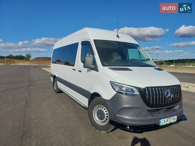 Белый Мерседес Sprinter, объемом двигателя 2.99 л и пробегом 60 тыс. км за 77000 $, фото 4 на Automoto.ua