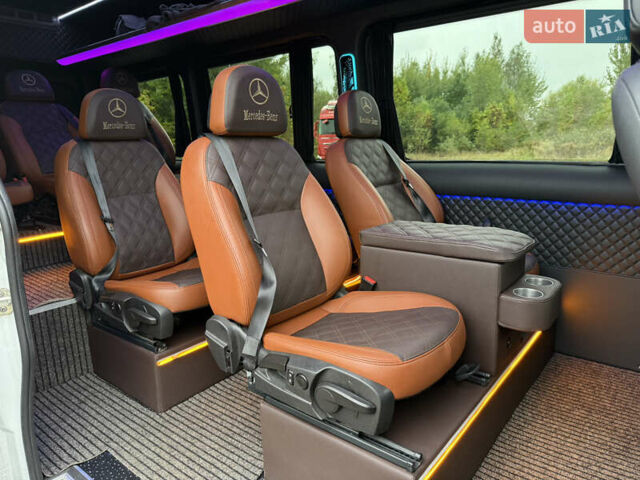 Білий Мерседес Sprinter, об'ємом двигуна 2 л та пробігом 295 тис. км за 44777 $, фото 40 на Automoto.ua