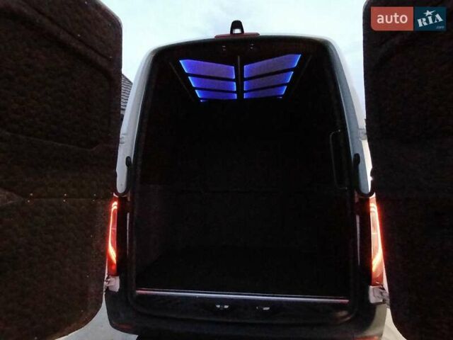 Белый Мерседес Sprinter, объемом двигателя 2.9 л и пробегом 365 тыс. км за 41999 $, фото 23 на Automoto.ua