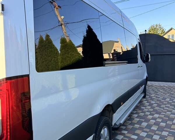 Белый Мерседес Sprinter, объемом двигателя 2.99 л и пробегом 382 тыс. км за 41999 $, фото 8 на Automoto.ua