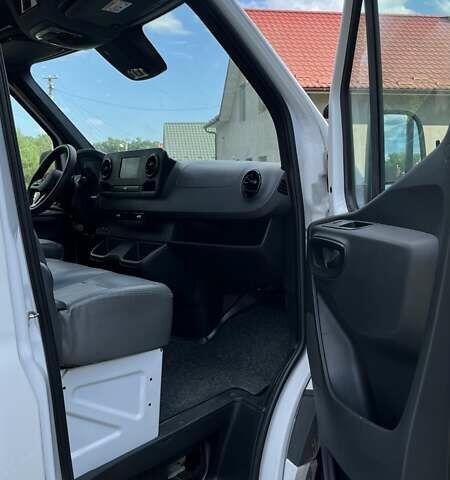 Белый Мерседес Sprinter, объемом двигателя 2.99 л и пробегом 294 тыс. км за 42500 $, фото 2 на Automoto.ua