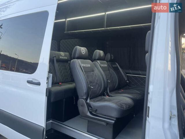 Белый Мерседес Sprinter, объемом двигателя 3 л и пробегом 200 тыс. км за 43888 $, фото 86 на Automoto.ua