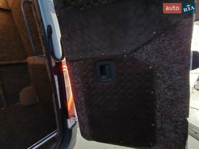 Белый Мерседес Sprinter, объемом двигателя 2.9 л и пробегом 365 тыс. км за 41999 $, фото 26 на Automoto.ua