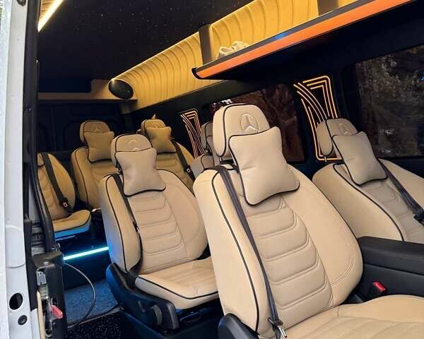 Білий Мерседес Sprinter, об'ємом двигуна 1.95 л та пробігом 320 тис. км за 40000 $, фото 1 на Automoto.ua