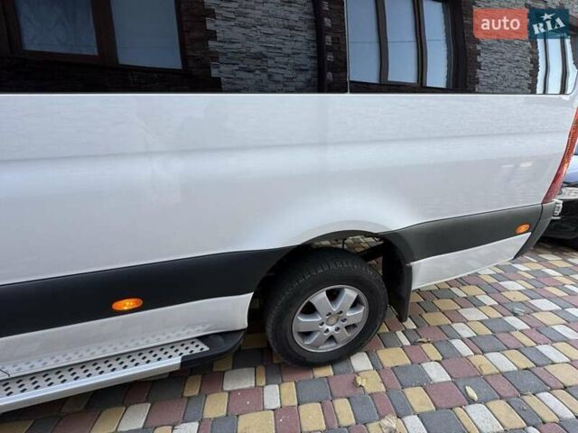 Белый Мерседес Sprinter, объемом двигателя 2.99 л и пробегом 382 тыс. км за 41999 $, фото 10 на Automoto.ua