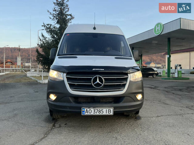 Белый Мерседес Sprinter, объемом двигателя 3 л и пробегом 200 тыс. км за 43888 $, фото 17 на Automoto.ua