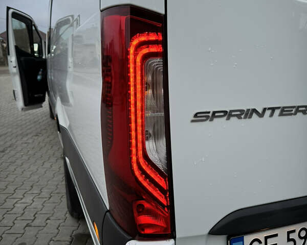 Белый Мерседес Sprinter, объемом двигателя 2.99 л и пробегом 460 тыс. км за 45634 $, фото 51 на Automoto.ua