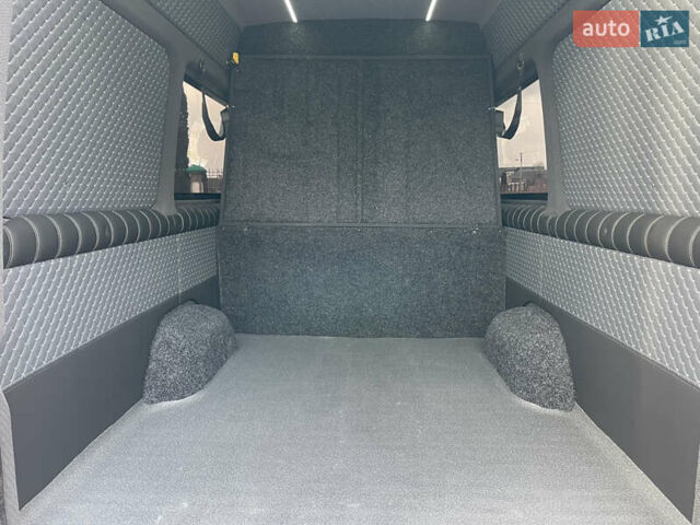 Белый Мерседес Sprinter, объемом двигателя 2.14 л и пробегом 195 тыс. км за 31300 $, фото 9 на Automoto.ua