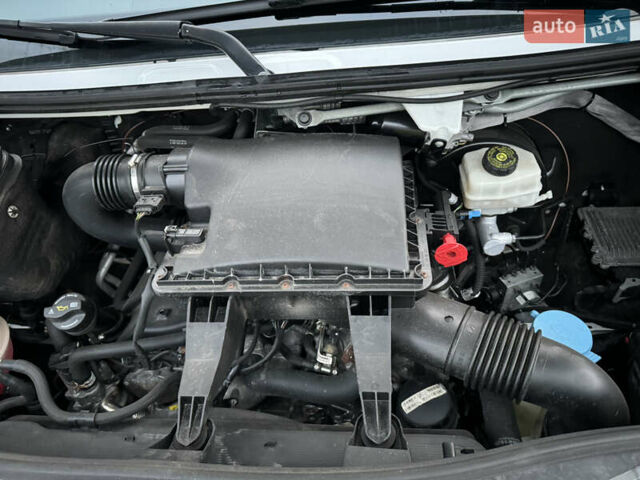 Белый Мерседес Sprinter, объемом двигателя 2.99 л и пробегом 460 тыс. км за 45634 $, фото 42 на Automoto.ua