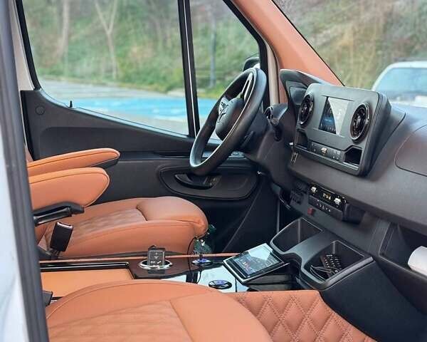 Белый Мерседес Sprinter, объемом двигателя 2.2 л и пробегом 260 тыс. км за 80000 $, фото 14 на Automoto.ua
