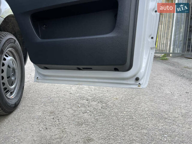Белый Мерседес Sprinter, объемом двигателя 2.99 л и пробегом 126 тыс. км за 43266 $, фото 68 на Automoto.ua