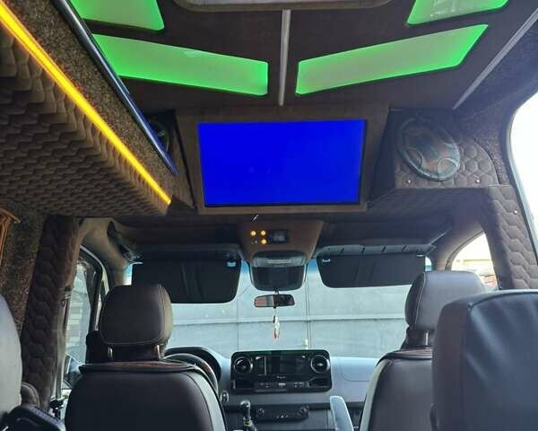 Белый Мерседес Sprinter, объемом двигателя 2.99 л и пробегом 382 тыс. км за 41999 $, фото 16 на Automoto.ua
