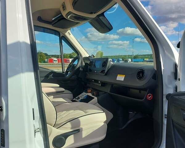 Белый Мерседес Sprinter, объемом двигателя 2.99 л и пробегом 60 тыс. км за 77000 $, фото 9 на Automoto.ua