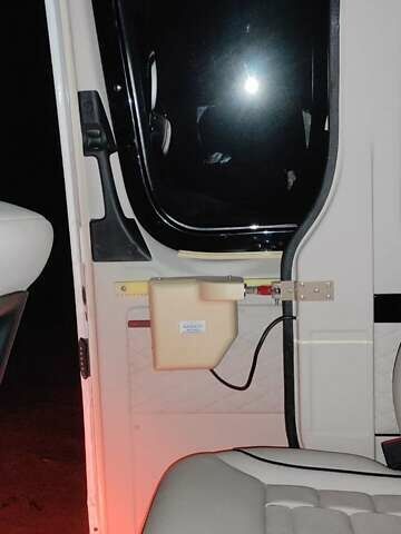 Белый Мерседес Sprinter, объемом двигателя 2.2 л и пробегом 274 тыс. км за 54500 $, фото 26 на Automoto.ua