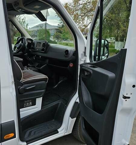 Белый Мерседес Sprinter, объемом двигателя 2.14 л и пробегом 301 тыс. км за 45400 $, фото 7 на Automoto.ua