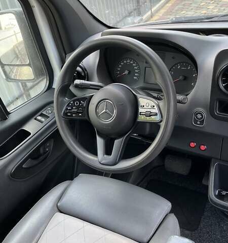 Белый Мерседес Sprinter, объемом двигателя 2.99 л и пробегом 294 тыс. км за 42500 $, фото 18 на Automoto.ua