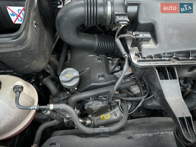 Белый Мерседес Sprinter, объемом двигателя 2.99 л и пробегом 460 тыс. км за 45634 $, фото 41 на Automoto.ua