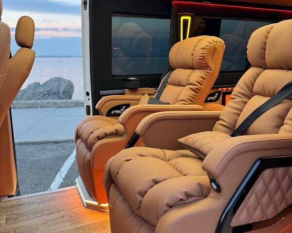 Белый Мерседес Sprinter, объемом двигателя 2.2 л и пробегом 260 тыс. км за 80000 $, фото 17 на Automoto.ua