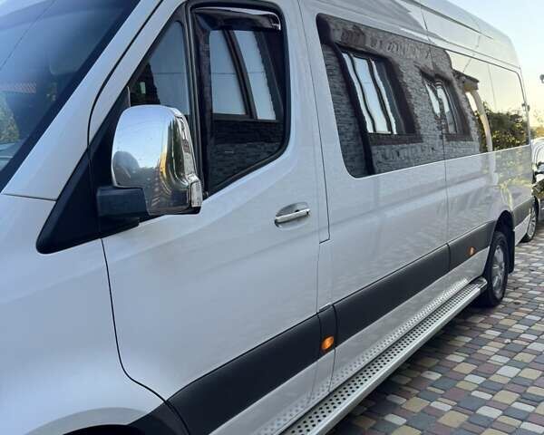 Белый Мерседес Sprinter, объемом двигателя 2.99 л и пробегом 382 тыс. км за 41999 $, фото 11 на Automoto.ua