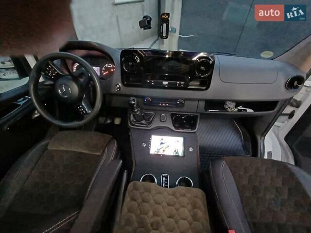 Белый Мерседес Sprinter, объемом двигателя 2.9 л и пробегом 365 тыс. км за 41999 $, фото 16 на Automoto.ua