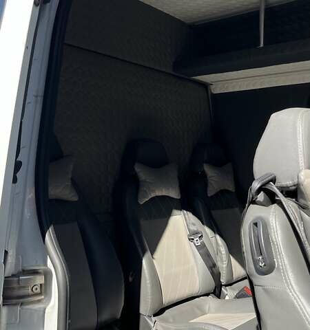 Белый Мерседес Sprinter, объемом двигателя 2.99 л и пробегом 294 тыс. км за 42500 $, фото 11 на Automoto.ua