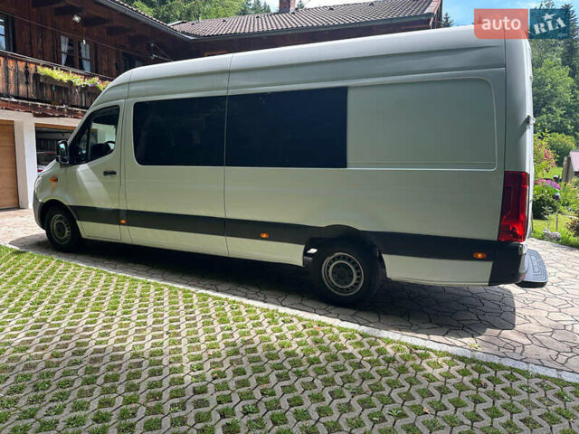 Белый Мерседес Sprinter, объемом двигателя 2.14 л и пробегом 450 тыс. км за 32300 $, фото 2 на Automoto.ua