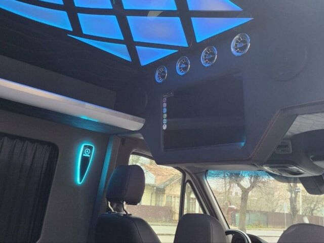 Білий Мерседес Sprinter, об'ємом двигуна 2.99 л та пробігом 395 тис. км за 51999 $, фото 38 на Automoto.ua