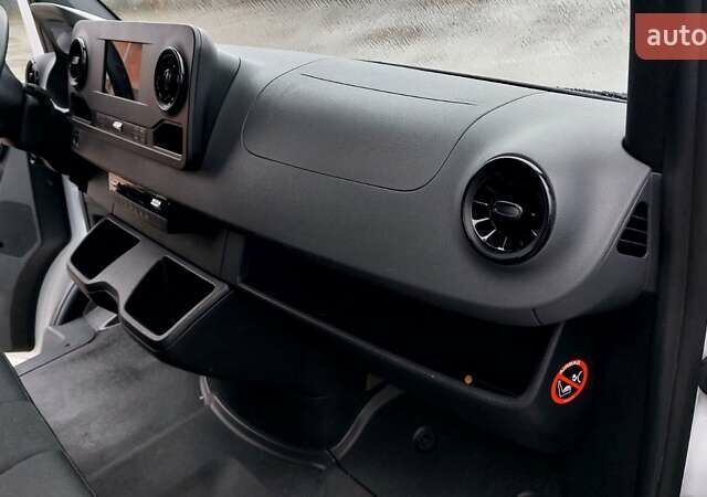 Белый Мерседес Sprinter, объемом двигателя 2.14 л и пробегом 263 тыс. км за 25900 $, фото 13 на Automoto.ua