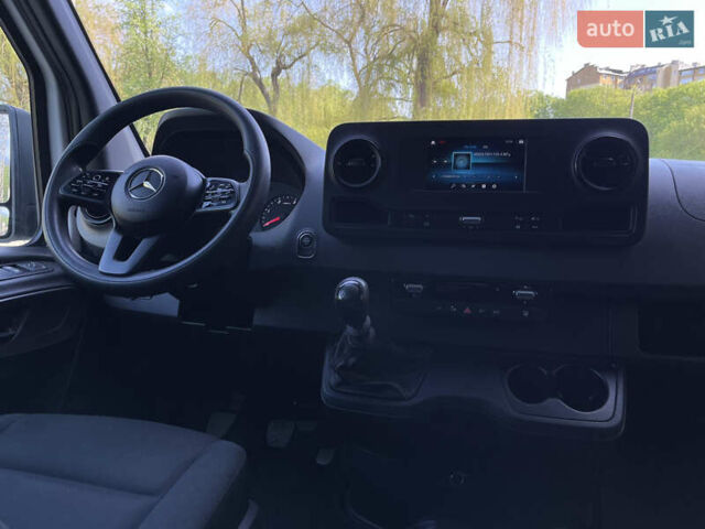 Белый Мерседес Sprinter, объемом двигателя 2.99 л и пробегом 126 тыс. км за 43266 $, фото 37 на Automoto.ua