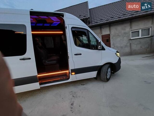 Белый Мерседес Sprinter, объемом двигателя 2.9 л и пробегом 365 тыс. км за 41999 $, фото 44 на Automoto.ua
