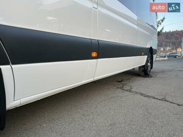 Белый Мерседес Sprinter, объемом двигателя 3 л и пробегом 200 тыс. км за 43888 $, фото 44 на Automoto.ua