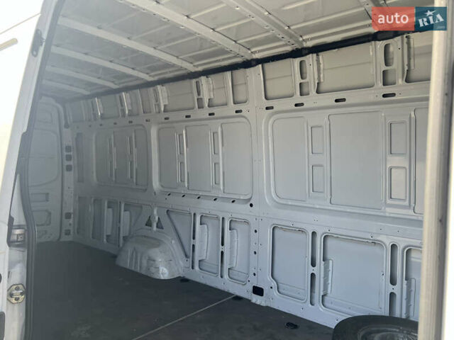 Белый Мерседес Sprinter, объемом двигателя 2.14 л и пробегом 230 тыс. км за 26499 $, фото 39 на Automoto.ua