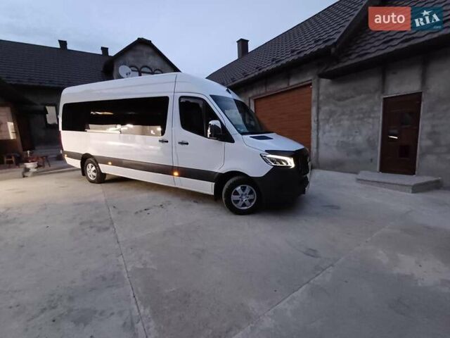 Белый Мерседес Sprinter, объемом двигателя 2.9 л и пробегом 365 тыс. км за 41999 $, фото 1 на Automoto.ua