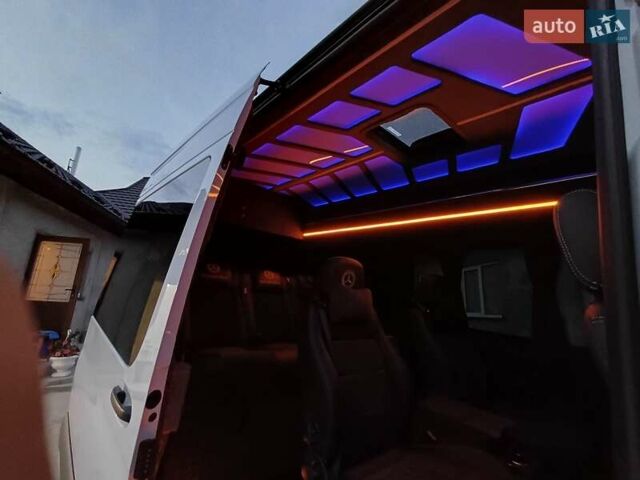Белый Мерседес Sprinter, объемом двигателя 2.9 л и пробегом 365 тыс. км за 41999 $, фото 43 на Automoto.ua
