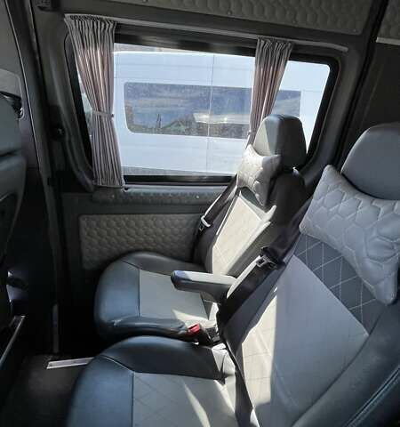 Белый Мерседес Sprinter, объемом двигателя 2.99 л и пробегом 294 тыс. км за 42500 $, фото 29 на Automoto.ua