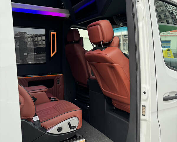 Белый Мерседес Sprinter, объемом двигателя 2.99 л и пробегом 130 тыс. км за 59800 $, фото 2 на Automoto.ua
