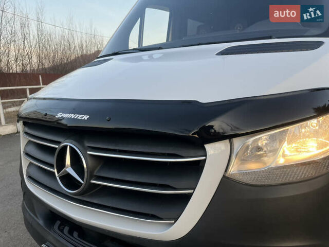 Белый Мерседес Sprinter, объемом двигателя 3 л и пробегом 200 тыс. км за 43888 $, фото 46 на Automoto.ua